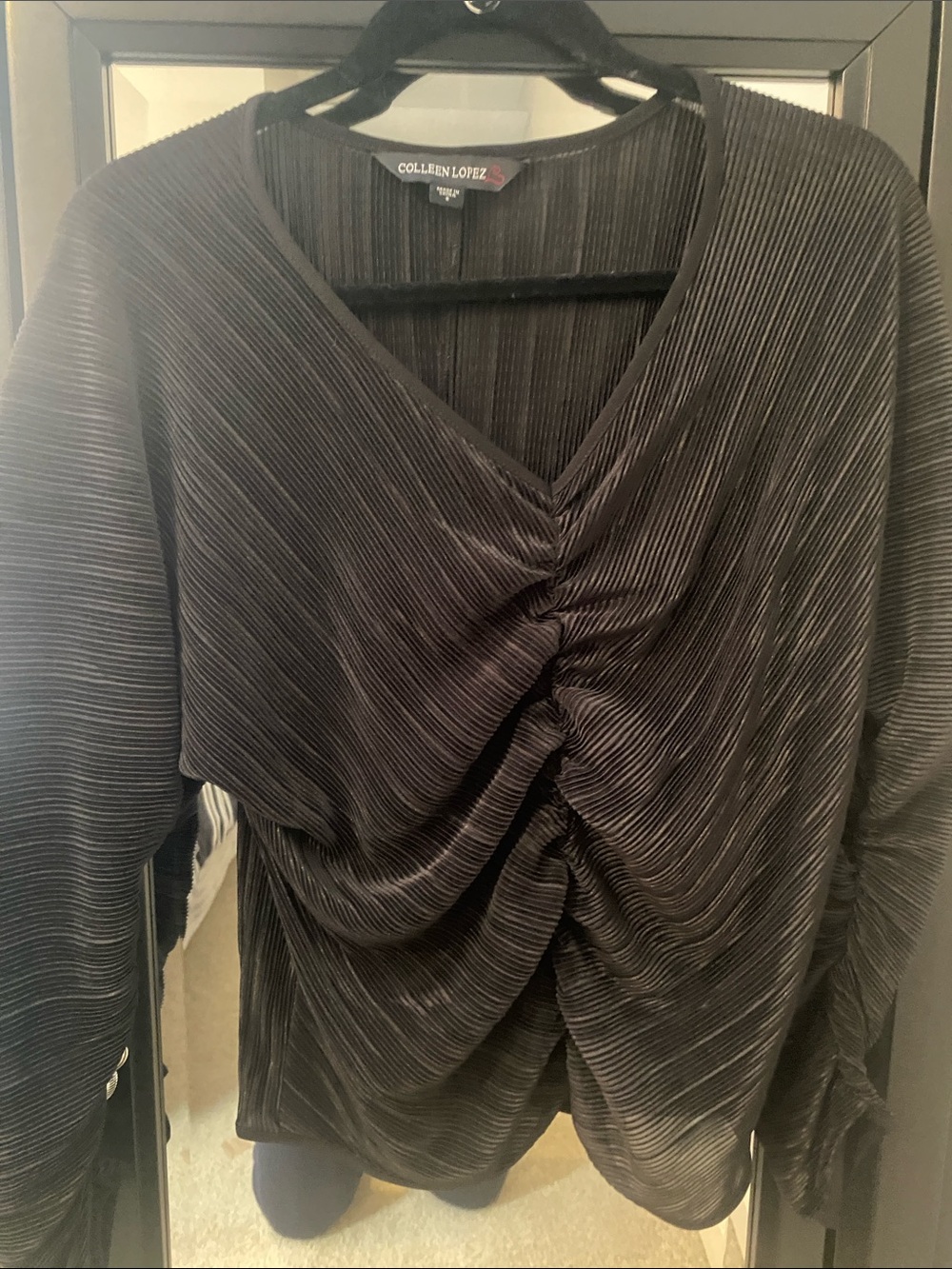 Colleen Lopez Black Pleated Ruched V-Neck Top